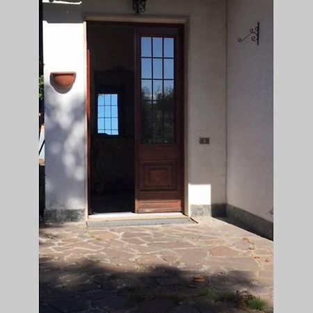 Villa Immersa Nel Verde A Lanzo dʼIntelvi Exterior foto