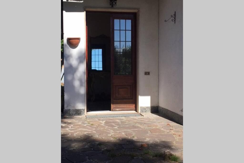 Villa Immersa Nel Verde A Lanzo dʼIntelvi Exterior foto