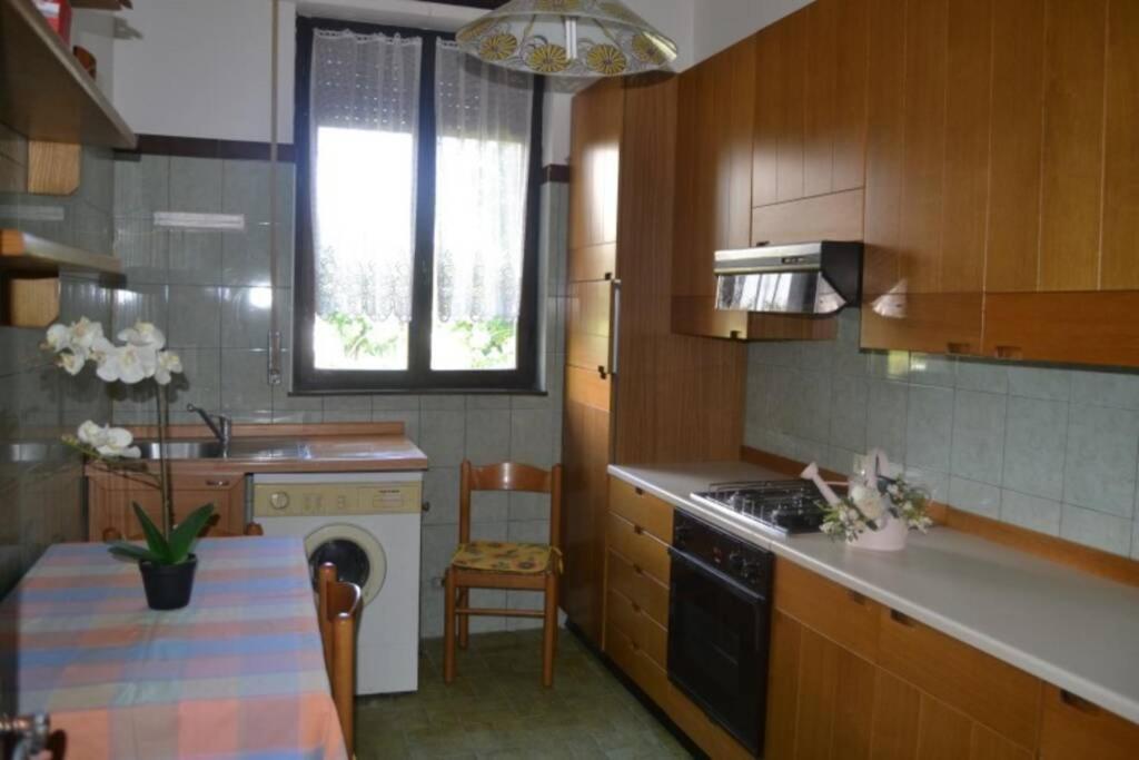 Villa Immersa Nel Verde A Lanzo dʼIntelvi Exterior foto